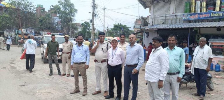 अतिक्रमण हटाने व जाम से मुक्ति दिलाने में जुटे रहे अधिकारी