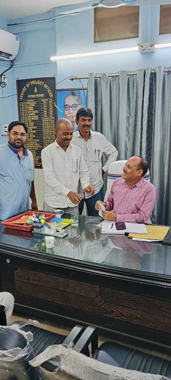 Bokaro News : पेयजल समस्या को लेकर पीओ को दिया आवेदन