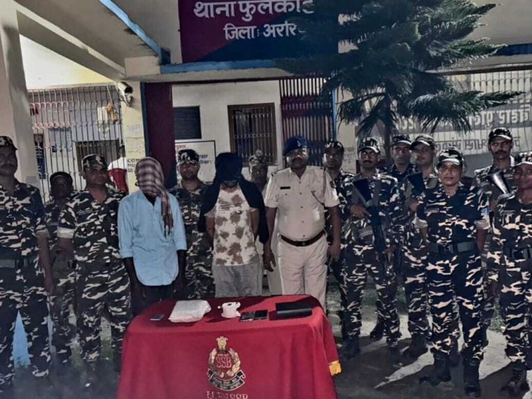 136 ग्राम स्मैक के साथ दो तस्कर गिरफ्तार 136 ग्राम स्मैक के साथ दो तस्कर गिरफ्तार