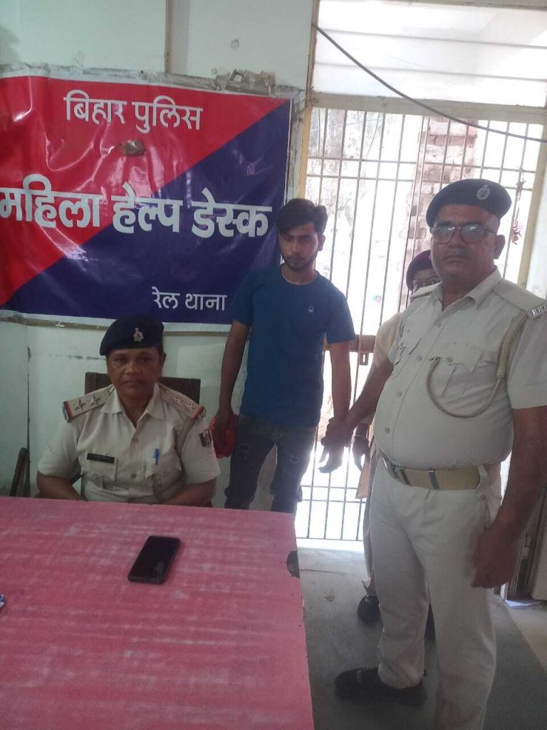 चोरी के मोबाइल के साथ टिकारी का युवक गिरफ्तार