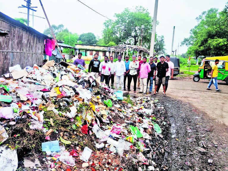 East Singhbhum News :  मुसाबनी में गंदगी का अंबार, लोग परेशान