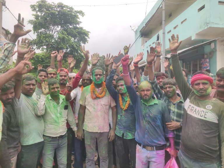 पथड्डा पंचायत के मुखिया पद पर 119 मतों से जीते संतोष कुमार