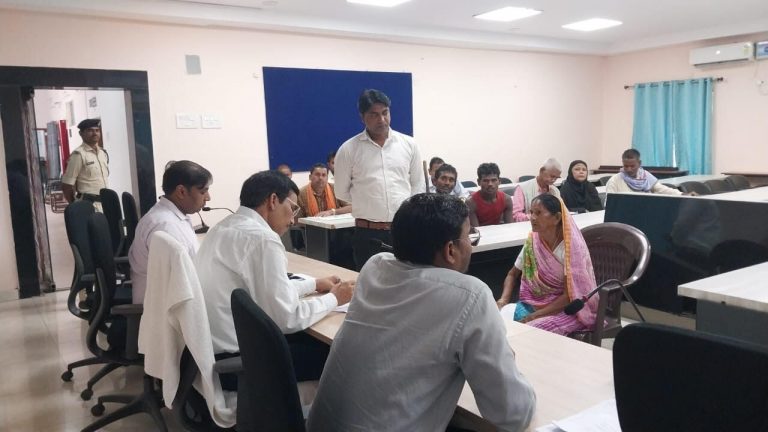 जनता दरबार में 23 मामले पहुंचे, कई का मौके पर निष्पादन
