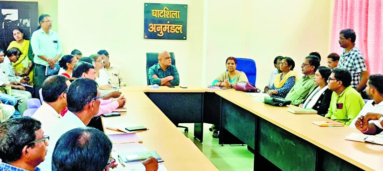 East Singhbhum News :  स्कूलों की व्यवस्था में सुधार के लिए एसडीओ ने बैठक की