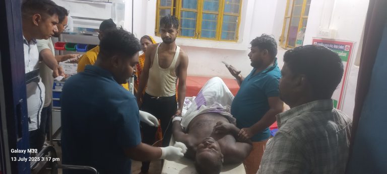 वज्रपात की चपेट में आने से पशुपालक समेत गाय की मौत, चार जख्मी