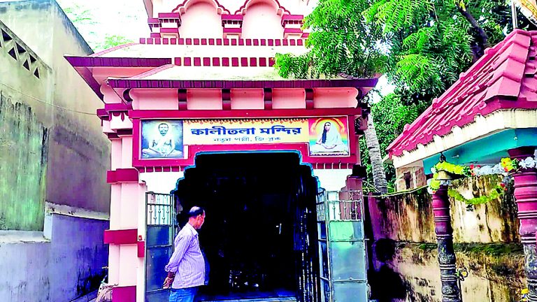 काली मंदिर से लाखों रुपये के गहने और नगद हुए चोरी