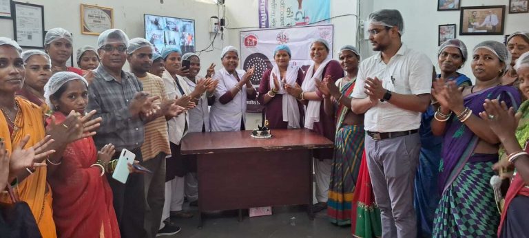 सदर अस्पताल में संचालित दीदी की रसोई सेवा का छह वर्ष पूरा