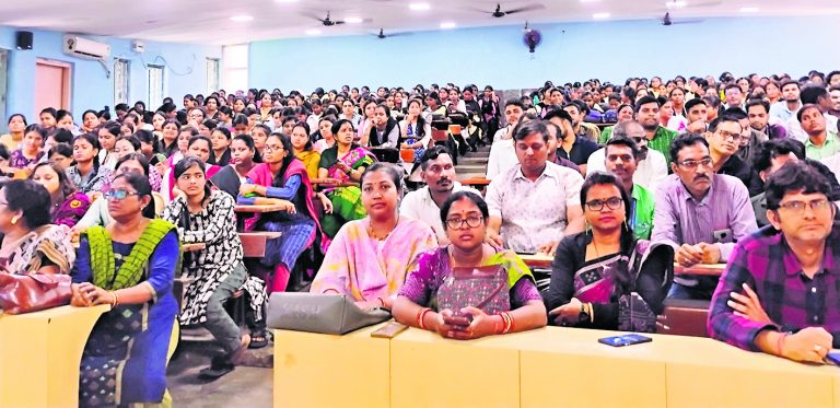 Rourkela News: कार्यक्षेत्र में महिलाओं के लिए सम्मानजनक वातावरण बनाने पर जोर, किया शपथ पाठ