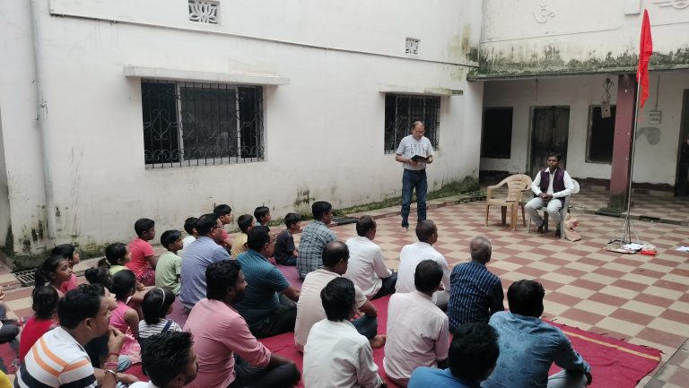 आरएसएस ने दो जगहों पर मनाया गुरुपूजन कार्यक्रम