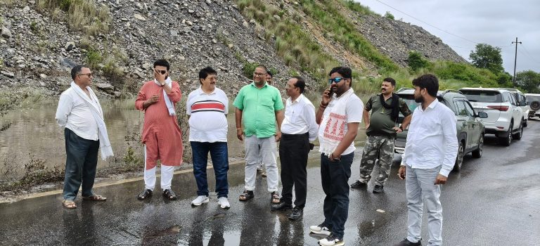 कोयला ढुलाई कोलियरी जीएम के कारण बंद है : विधायक
