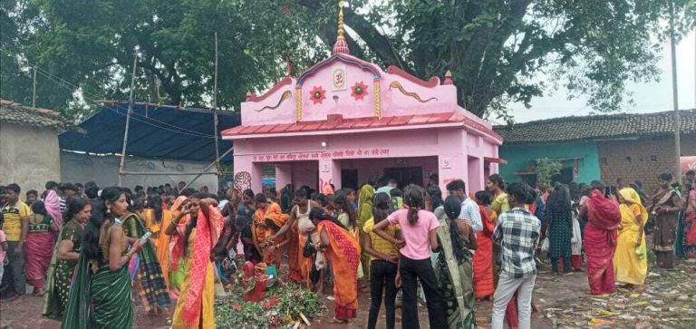 बाबूडीह में श्रद्धालुओं ने की दुबे बाबा की पूजा