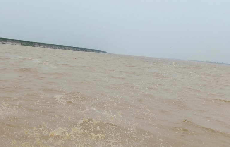 नदियों के तेवर नरम पर बाढ़ की स्थिति जस की तस
