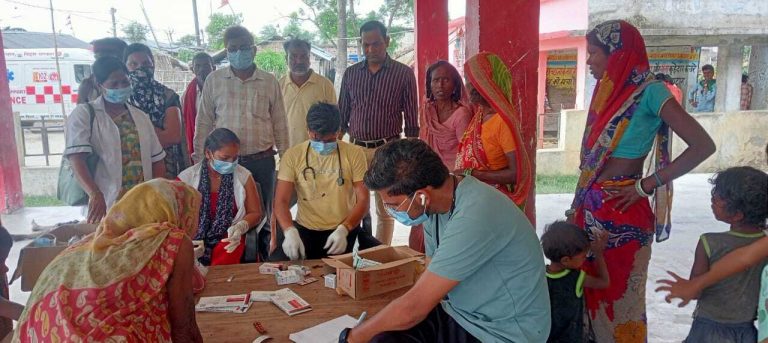 डायरिया की चपेट में आने से दर्जनों बीमार