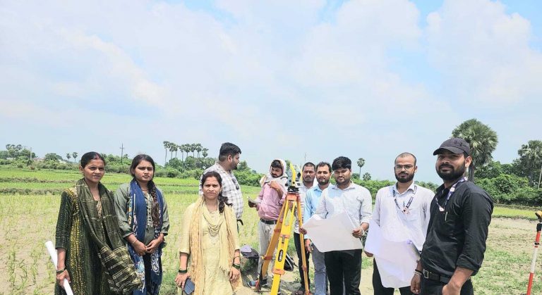 हथुआ में सर्वे के साथ-साथ सीमा सत्यापन का भी चल रहा काम