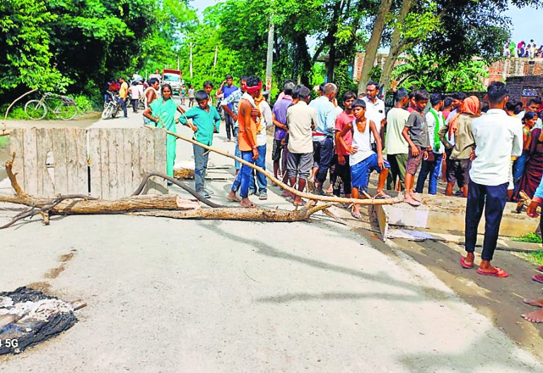 Gopalganj News  : भोरे में अपने बथान पर सो रहे दिव्यांग वृद्ध की गोली मारकर हत्या, फूटा लोगों का आक्रोश
