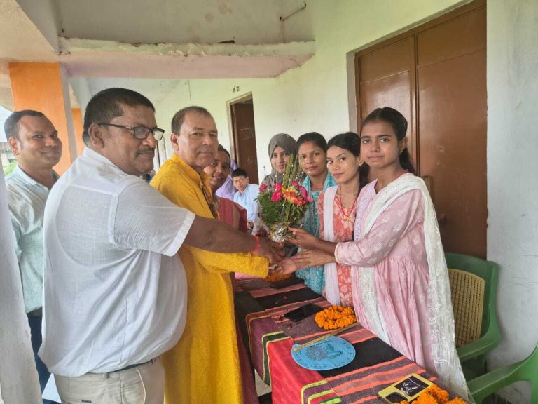 स्कूल में विदाई सह सम्मान समारोह व तिथि भोज का हुआ आयोजन
