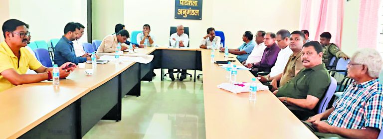 East Singhbhum News : कुतलुडीह रेलवे फाटक पर पुलिया व ओवरब्रिज बनेगा, नक्शा पेश हुआ