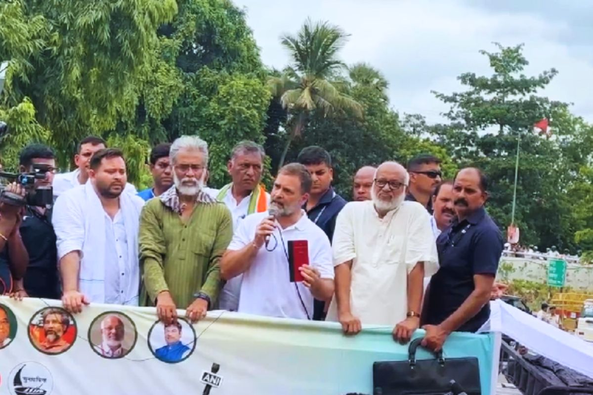 rahul gandhi in patna| Rahul Gandhi called Election Commission a BJP spokesperson