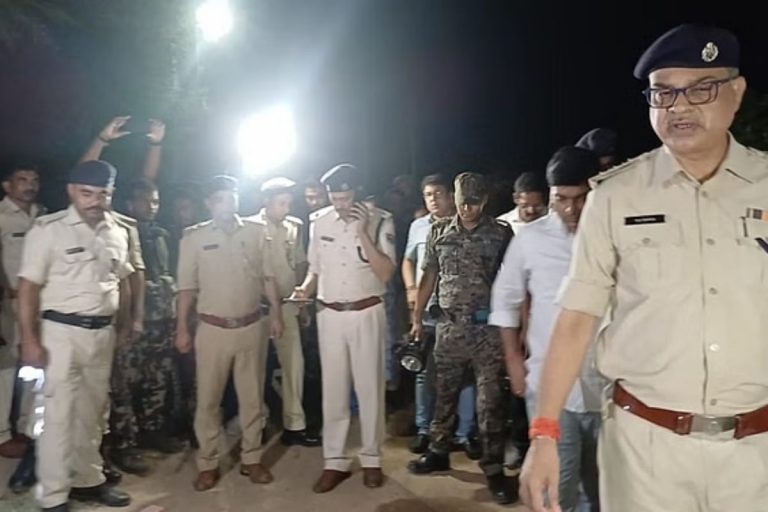 बिहार में पुलिस पर मिर्ची पाउडर व ईंट-पत्थर से ताबड़तोड़ हमला, जानिए 3 जिलों में किन कारणों से निशाने पर आई पुलिस