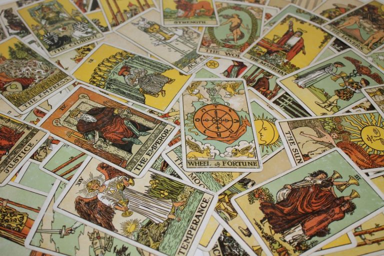 Feng Shui Tips: घर में शांति बनाए रखने के लिए, आज ही अपनाएं ये फेंगशुई  टिप्स