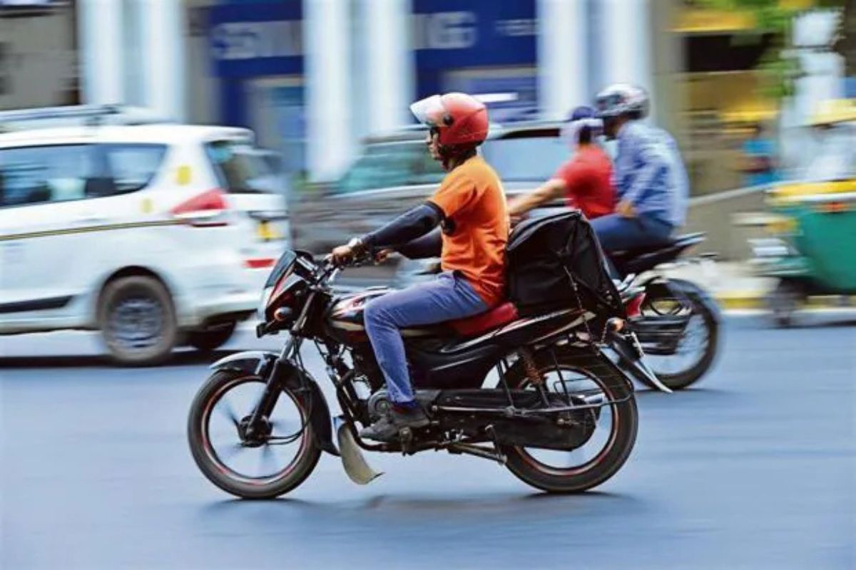 डिलिवरी ब्वॉय