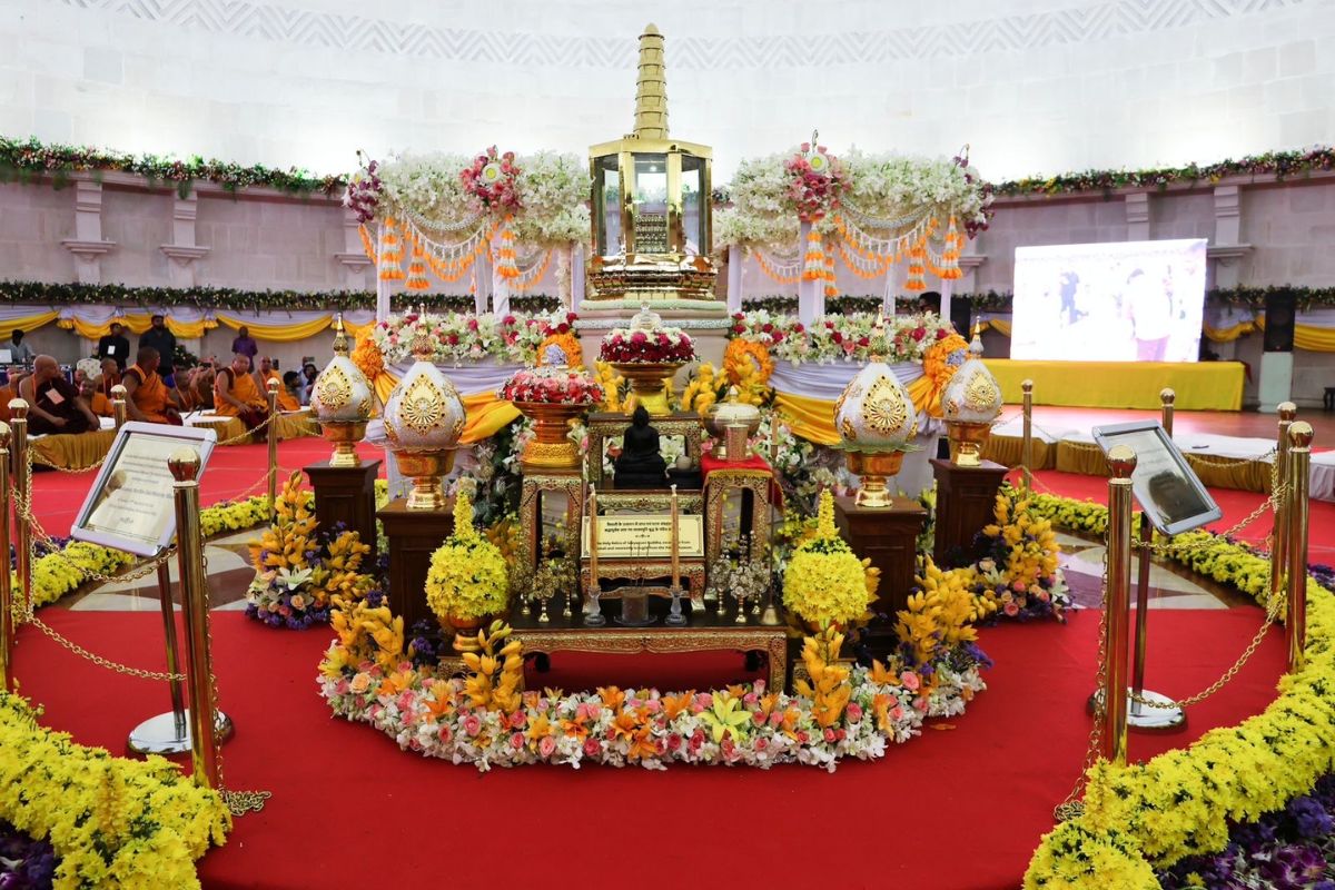 mahatma buddha ki asthi ka darshan
