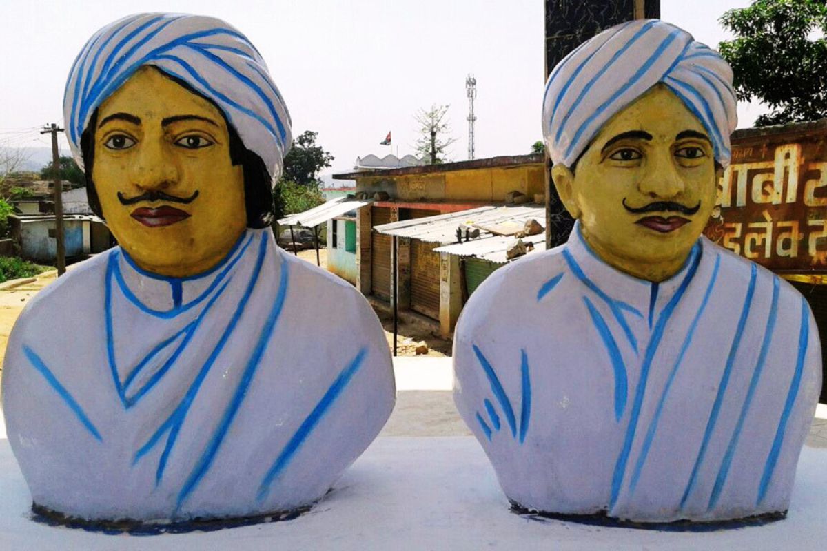 Bakhtar Say and Mundal Singh