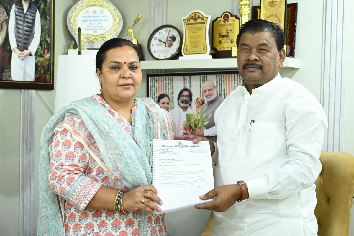 Bandhu tirkey with deepika pandey singh