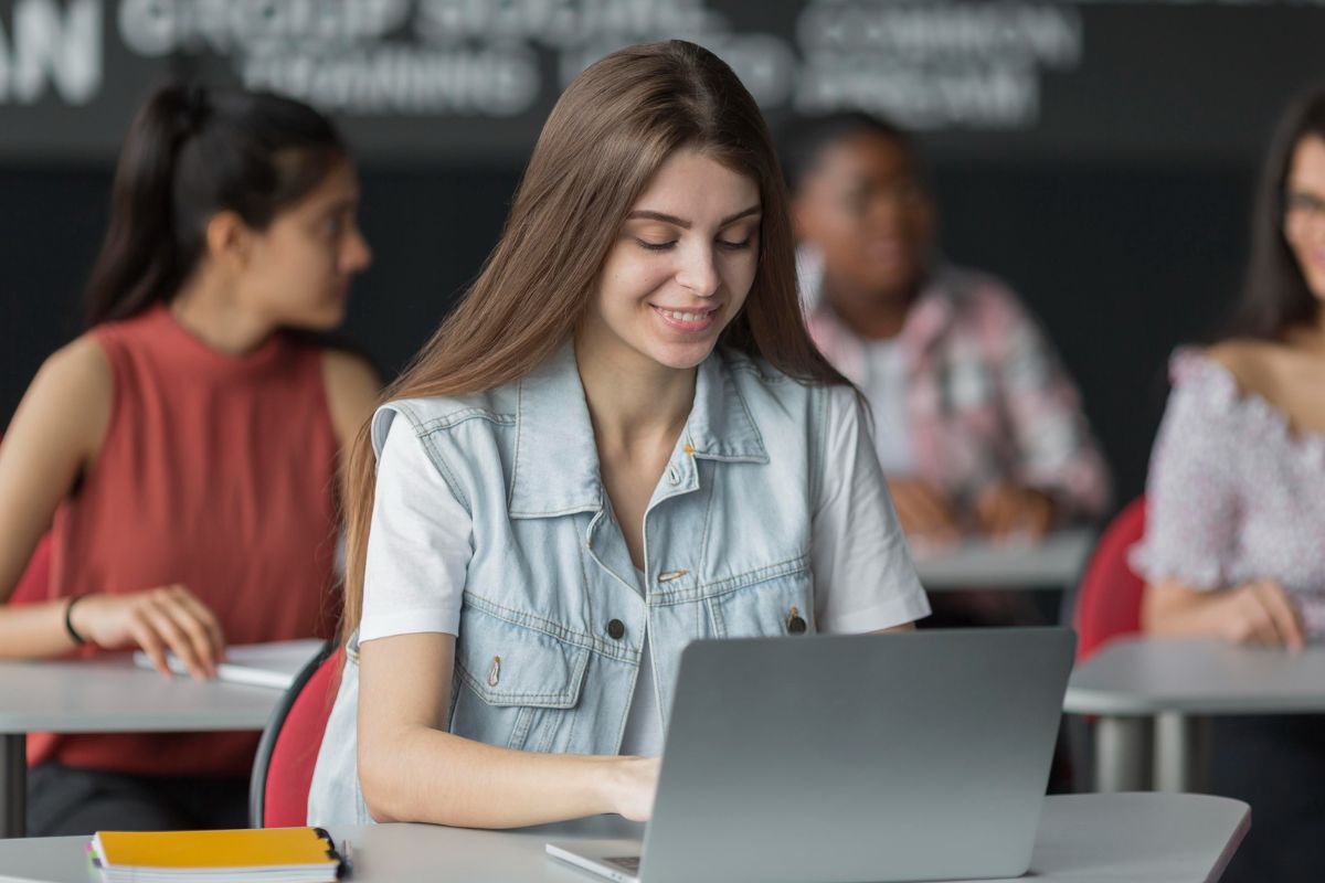 Best Courses After 12th Arts 2025