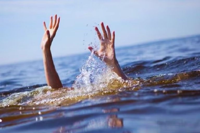 बिहार में एक ही परिवार से उठी दो अर्थी, नहर में डूबने से सगी बहनों की मौत