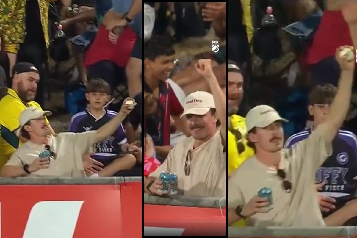 SA vs AUS 1st T20I Spectator one handed splendid Catch