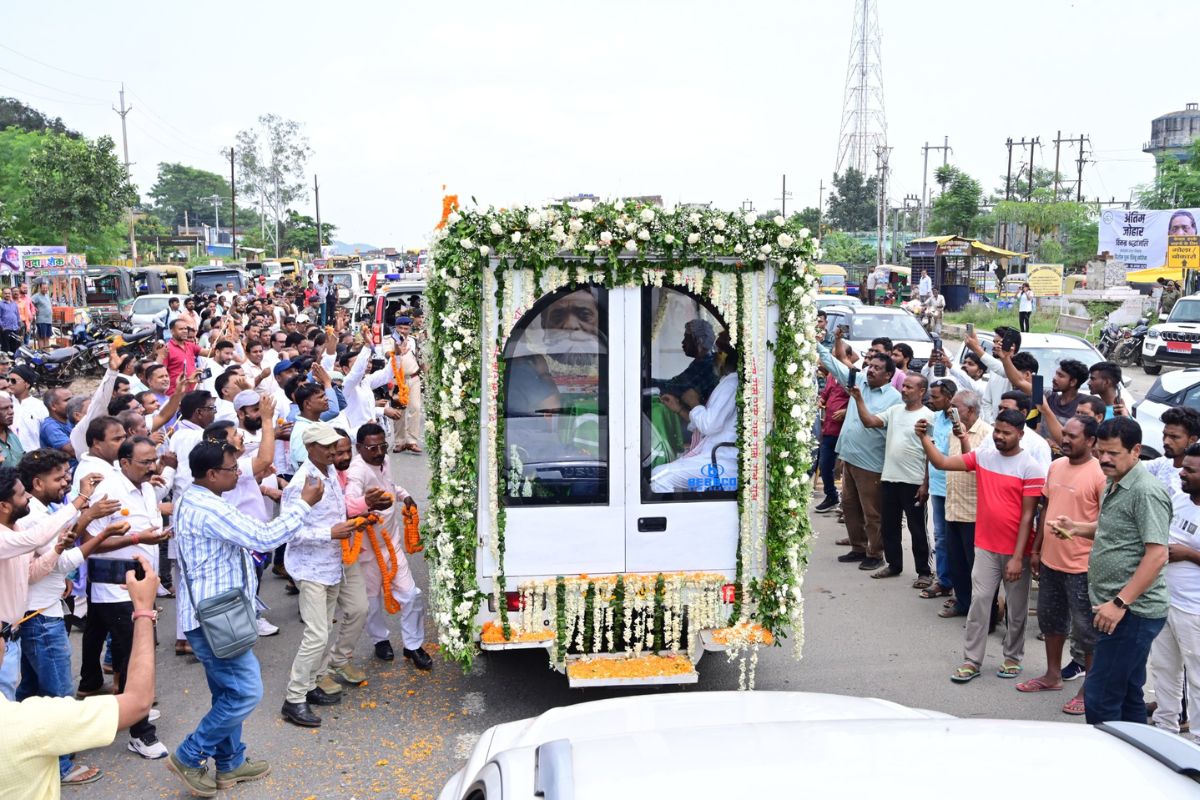 Dishom Guru shibu soren