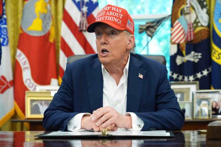 Trump Tariffs : कोर्ट से झटका लगने के बाद तिलमिलाए डोनाल्ड ट्रंप, कहा– टैरिफ अब भी लागू