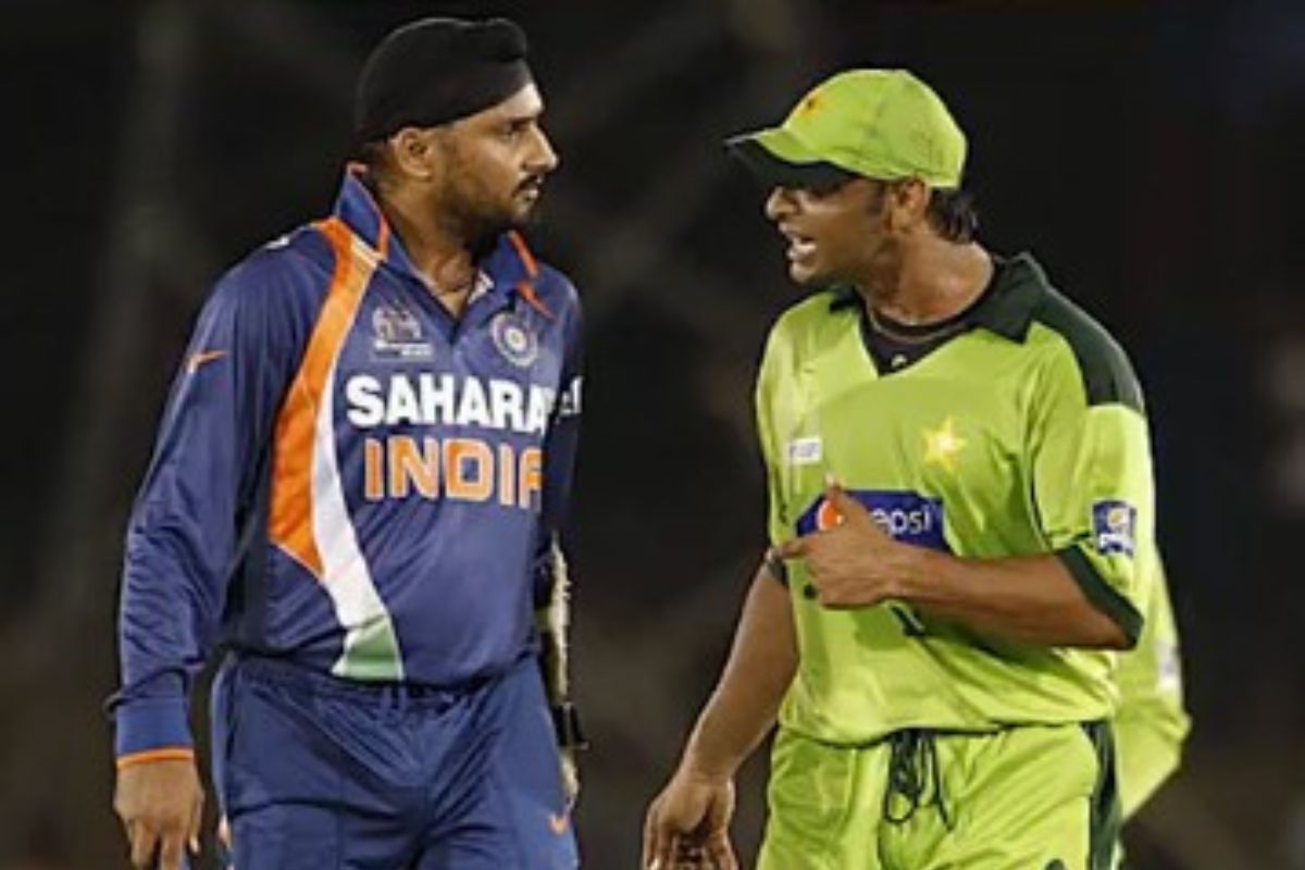 Asia Cup 2010 Harbhajan Singh and Shoaib Akhtar Fight