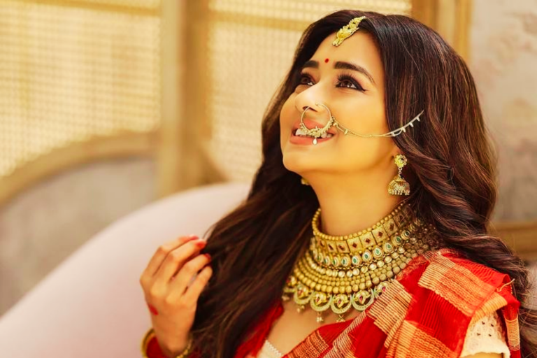 Teej Makeup Tips: तीज पर आजमाएं ये 3 मेकअप स्टेप्स और पाएं ग्लोइंग लुक
