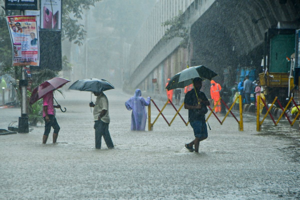 Mumbai waterlogged road