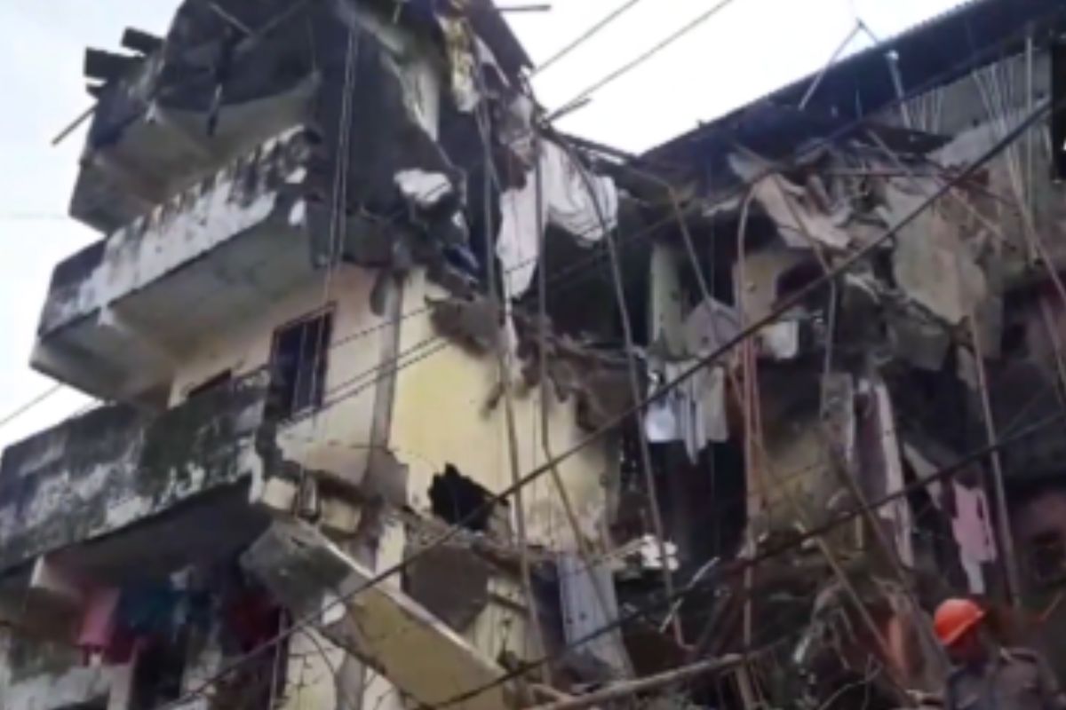 PALGHAR vasai four story bullying collapse