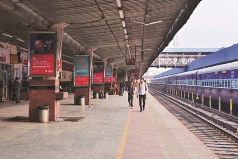 Bihar Train: बिहार में टला रेल हादसा, घंटो रुकी ट्रेन सेवा