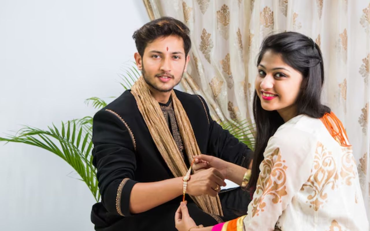 Rakshabandhan 2025 Status in Hindi (PC: Freepik)