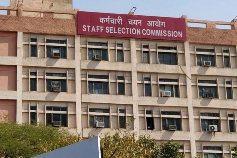 SSC चेयरमैन ने तोड़ी चुप्पी! कहा- गड़बडियां हुईं, लेकिन ब्लैकलिस्टेड एजेंसी को नहीं दी जिम्मेदारी