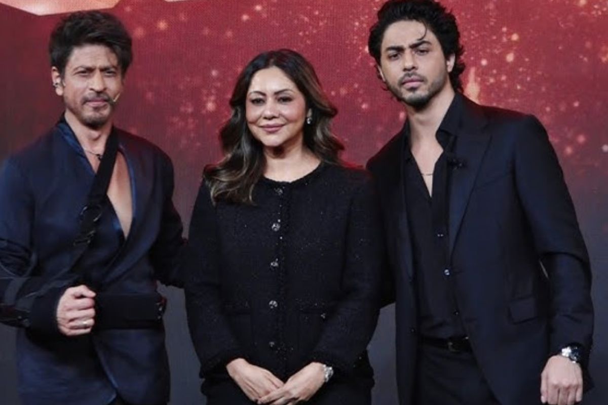 Shah Rukh Khan introducing Aryan Khan