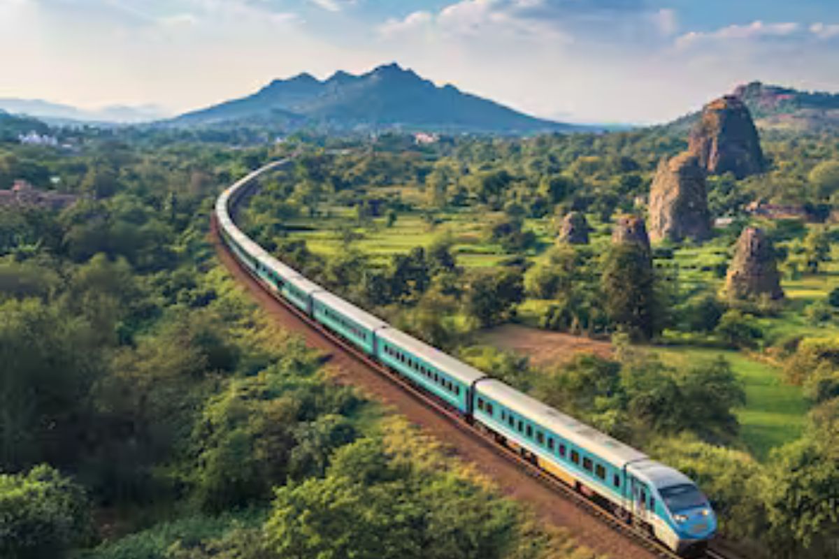 Superfast Express stop at Laheriyasarai Station