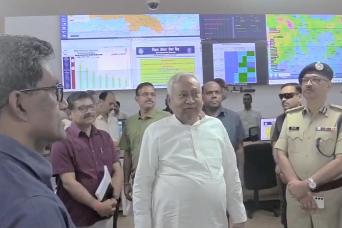 CM Nitish Kumar reached control room of Disaster Management Department