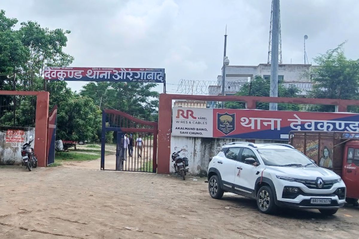 aurangabad news| 4 accused escaped from Aurangabad police station by breaking the window