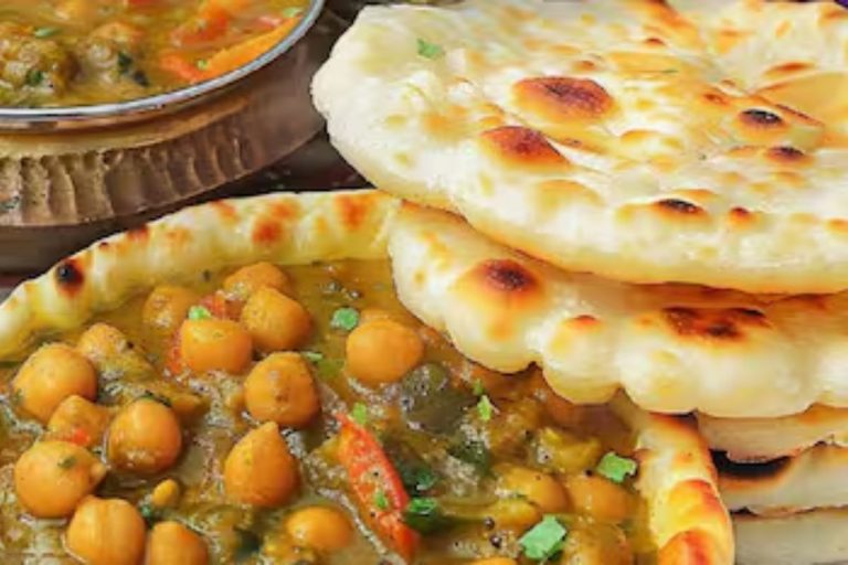 Matar Kulcha Recipe: झटपट बनाएं स्वादिष्ट मटर कुलचा, बिल्कुल बाजार जैसा घर पर 