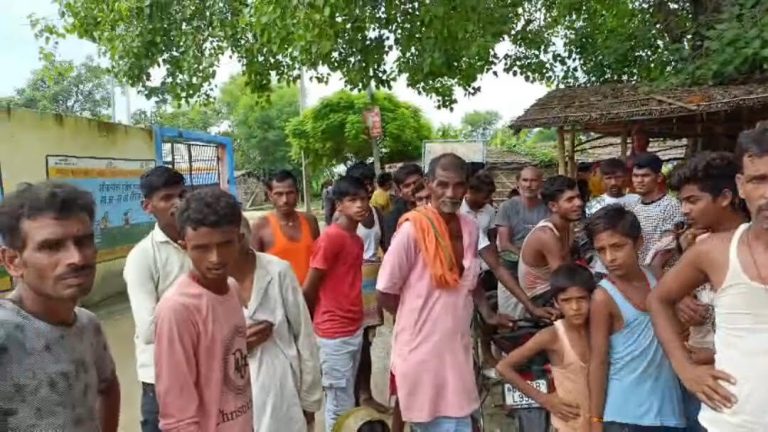 Samastipur News:नाबालिग की पिटाई से भड़के लोगों ने सेविका को बनाया बंधक