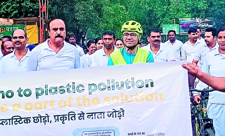 Chaibasa News : स्वच्छता सबकी जिम्मेदारी, मिलकर करें बदलाव : डीआरएम