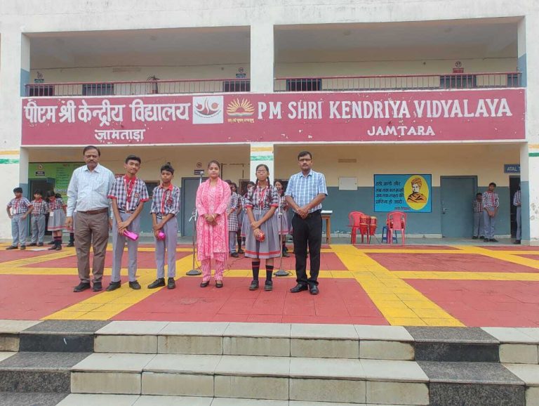 पठन क्षमता का उत्कृष्ट प्रदर्शन वाले विद्यार्थी हुए पुरस्कृत