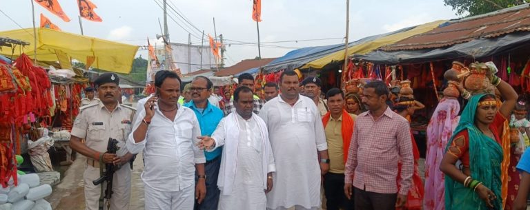 एसटी आयोग सदस्य ने गंगा घाट का लिया जायजा