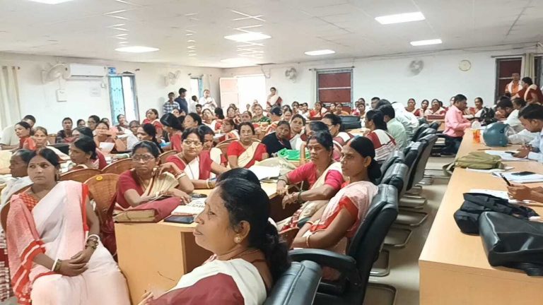 स्तनपान है नवजात का पहला टीका,  पहला अधिकार